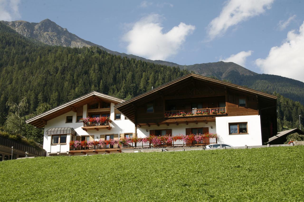 Residence Karnutsch ซานตาวัลปูร์กา ภายนอก รูปภาพ